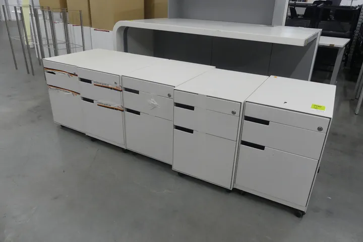 5x Schreibtischcontainer